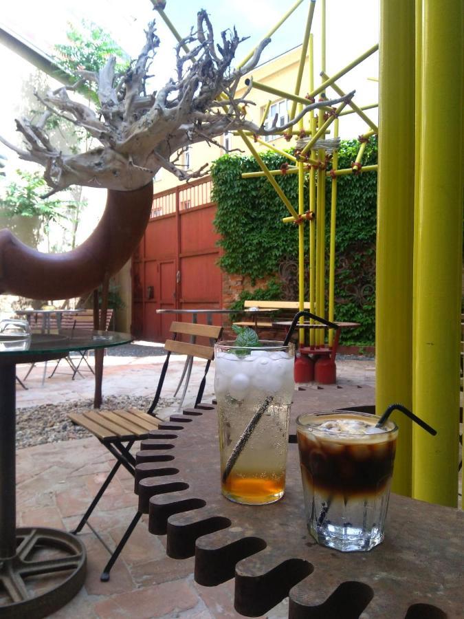 Hostel Schrott Bed&beer *